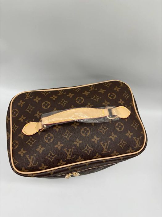 Косметичка брендовая на скидке