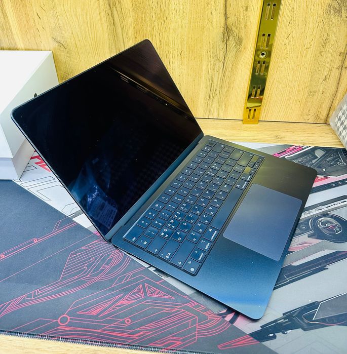 MacBook Air M2 16GB / 1TB lik 13 Dyum Noutbuk (Makbuk-Apple)