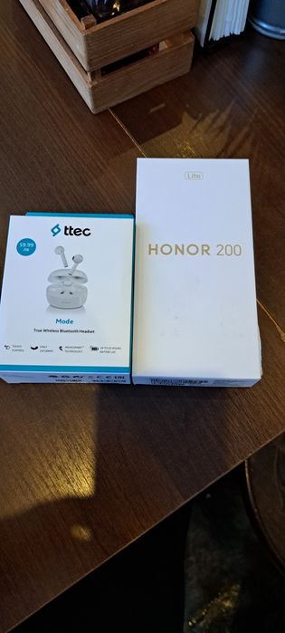 Продавам нов телефон