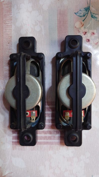 Пара динамиков 10Вт (8ом)