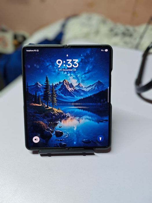 Vând Samsung Galaxy Z Fold 5 + Smartwatch 6 Classic