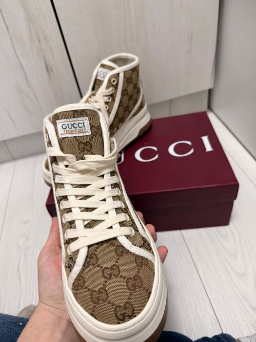Gucci mid  de femei