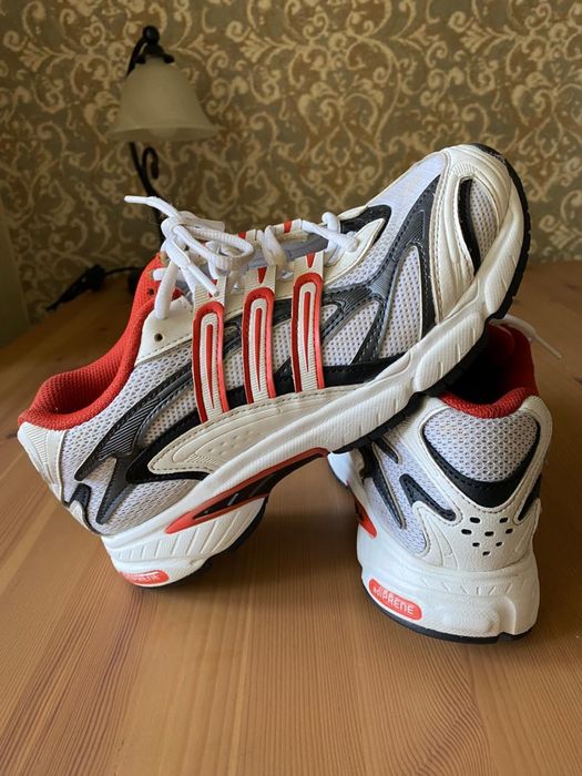 Кроссовки adidas