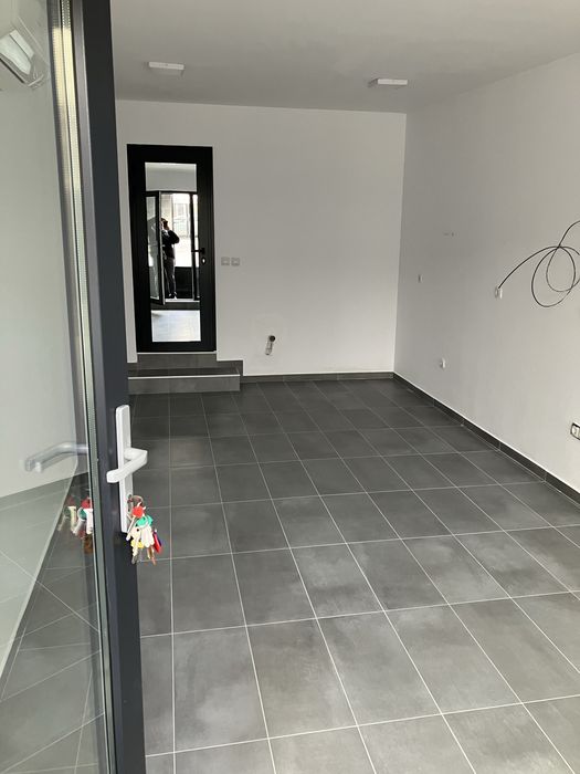 Дава се под наем Офис в Пловдив, Мараша - 30 кв.м за 300 € - Снимка #2