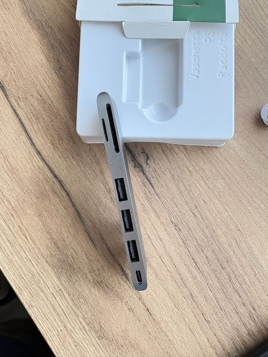 ЧИСТО НОВ 6 в 1 мултифункционален хъб (адаптер) за Macbook Air