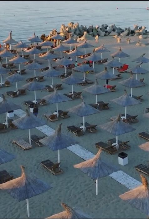 Echipamente plajă / beach bar – șezlonguri, umbrele, toaleta