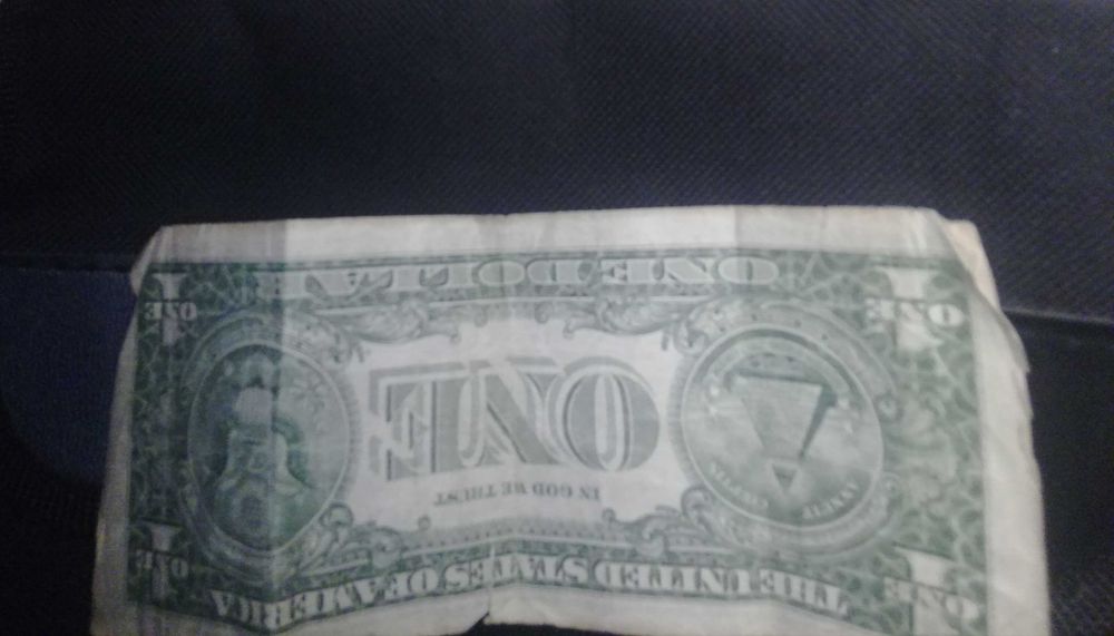 vând bancnotă 1 dolar pentru colecție prețul e de 200,anul 1985