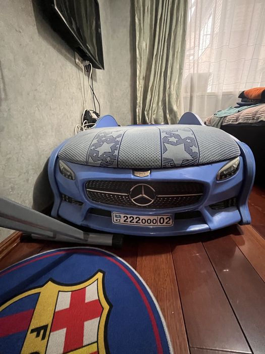 Продам кровать машинку