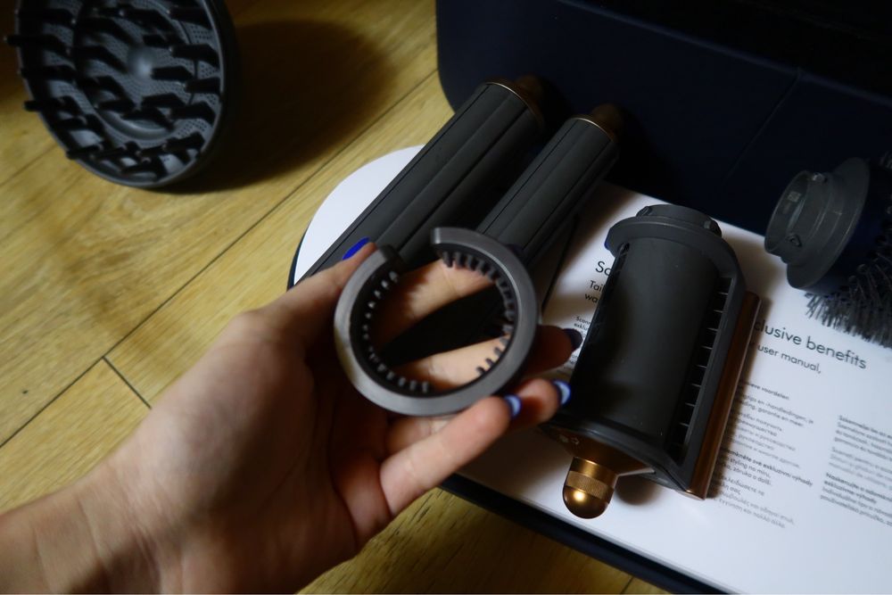 Dyson airwrap albastru