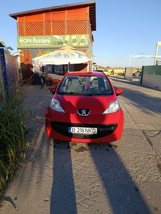Vând Peugeot 107