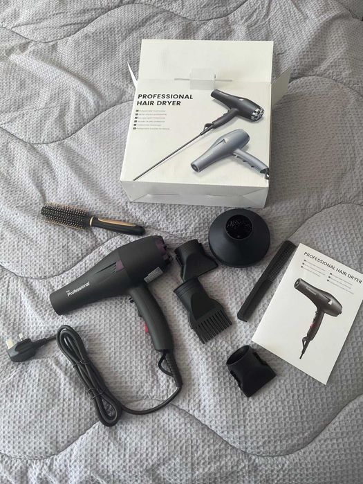 Професионален сешоар с йонна струя, дифузер и концентратор, черен