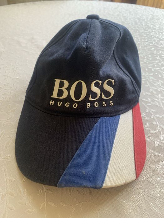 Шапка Hugo Boss.