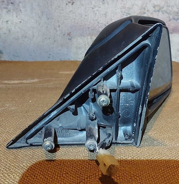 Зеркало на Субару Леон