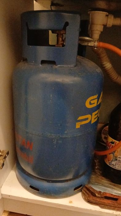 Aragaz pe gaz cu 4 ochiuri