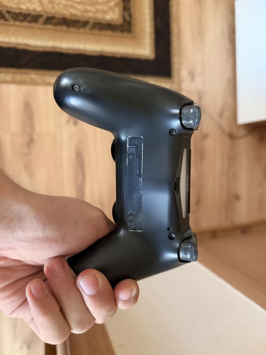 Playstation 4 на 1 година