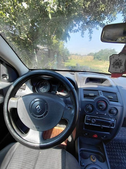 RENAULT  2004 — imagine 4