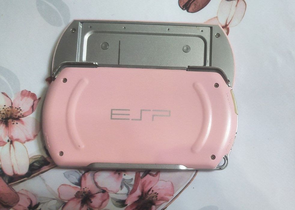 Китайская psp , эмулятор gba и флеш игр
