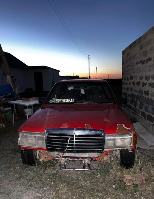 Срочно продается  Mercedes 190