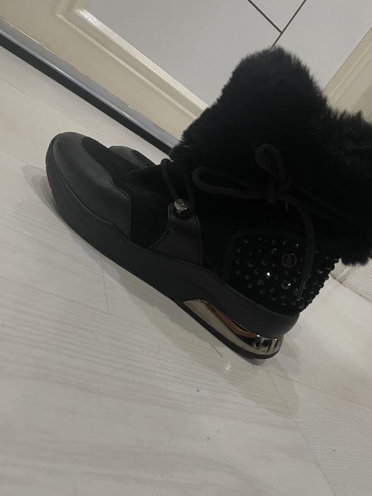 Боти  сникърси liu jo