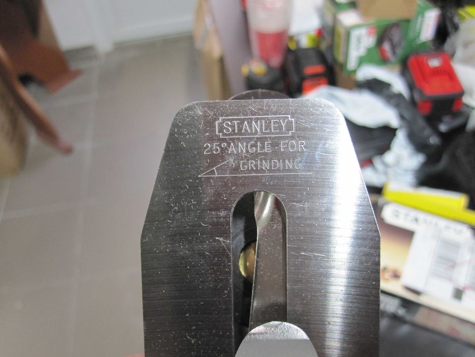 Rindea manuală Stanley 1-12-004 nr. 4 5 cm