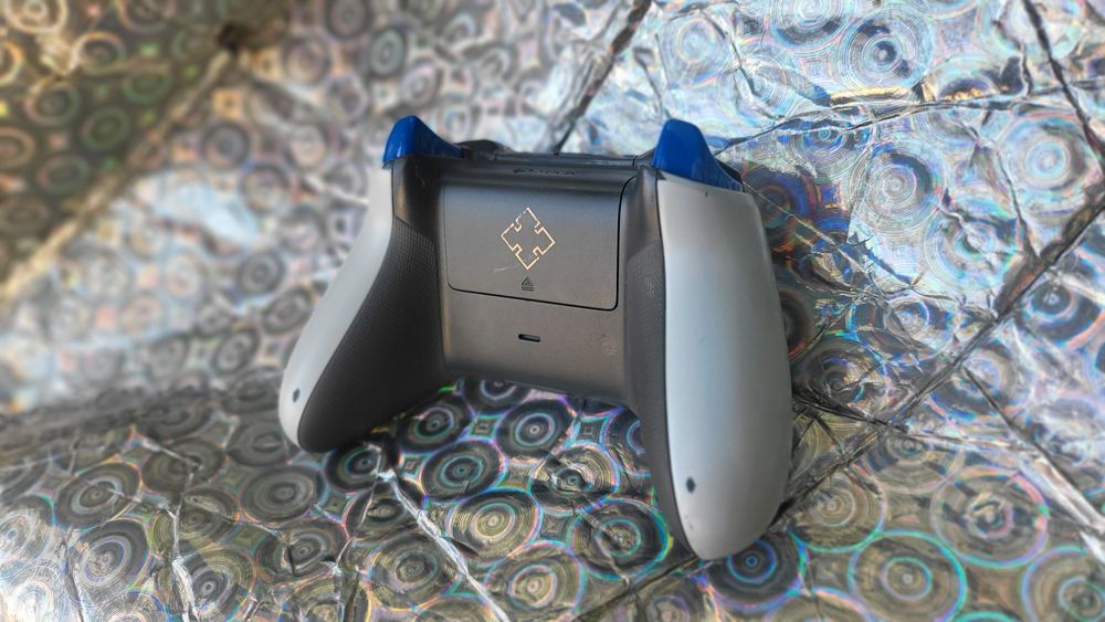 Лимитиран Gears of War контролер джойстик Xbox one/s/x series PC компю