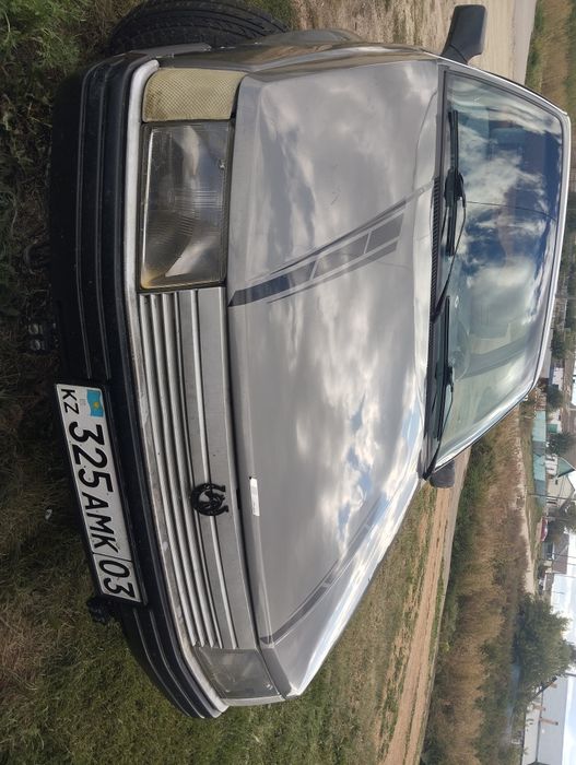 Продам машину Рено 25