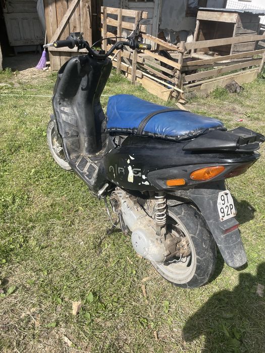 Scuter piaggio 2t ( citeste toata descriere )