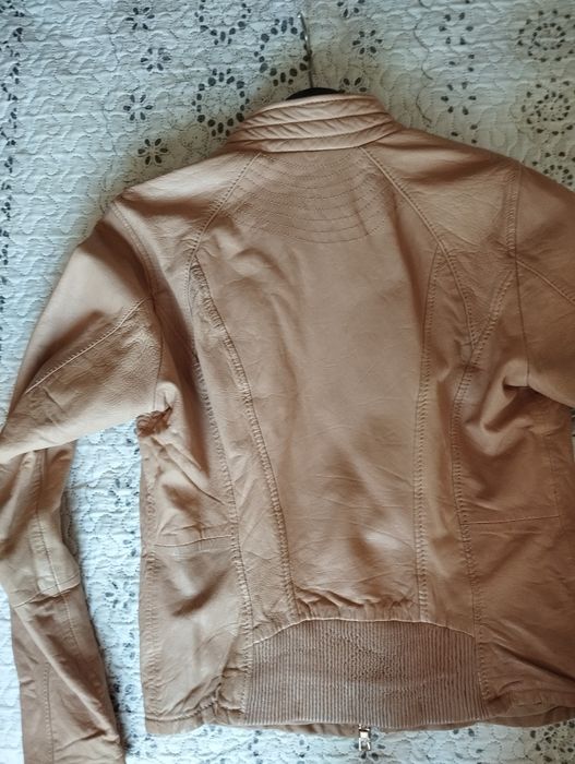 Bershka яке естествена кож