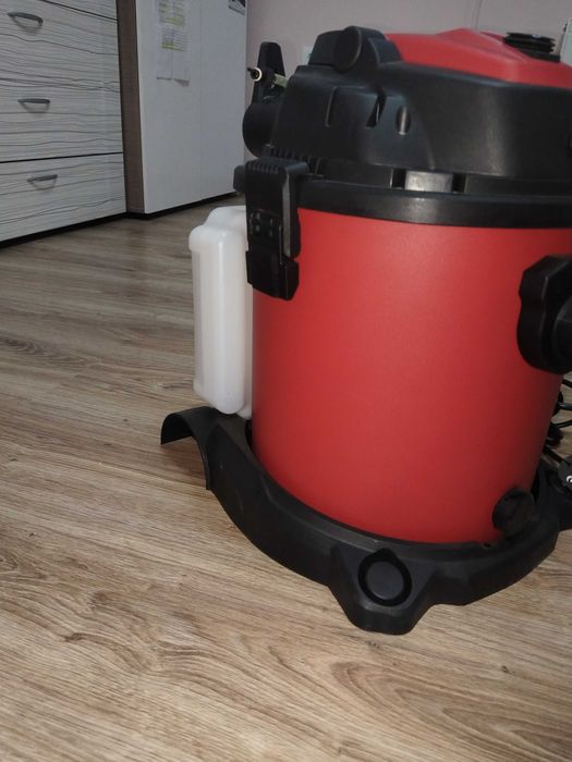 Перяща прахосмукачка Raider