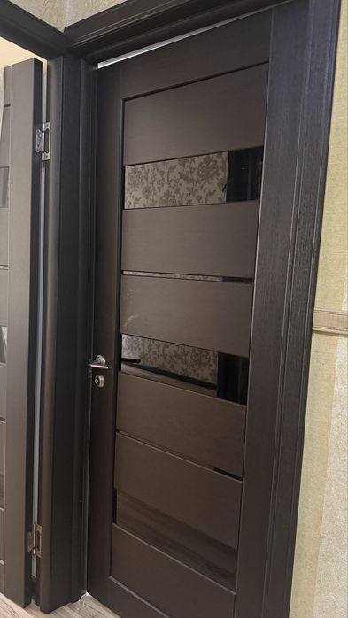 двери по хорошей ЦЕНЕ  6 штук