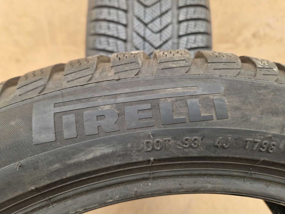 2 Pirelli R18 245/45
Зимни гуми Runflat 
DOT4019