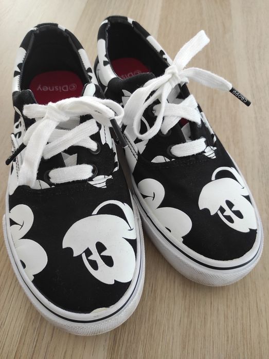 Cropp унисекс кецове Mickey Mouse н. 37