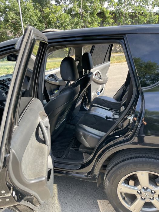 Продам Toyota Rav4