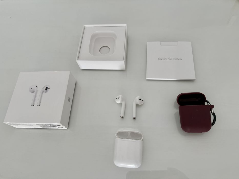 Apple AirPods 2 originale + cutie + cablu Lightning nou + husă silicon