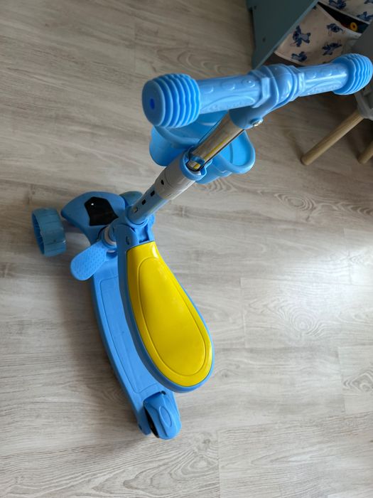 Trotinetă copii cu lumini și sunete