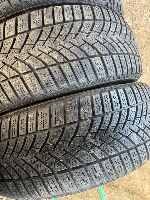 205/55 r16 de iarna 4 buc f f bune Semperit