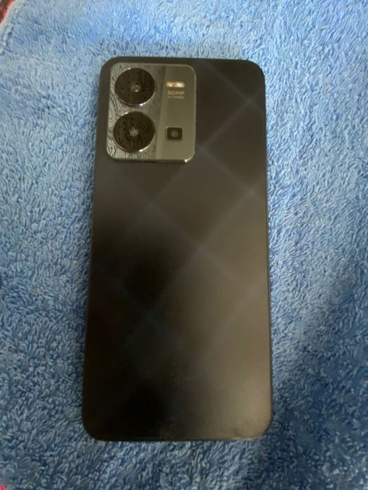 Смартфон Vivo y 35