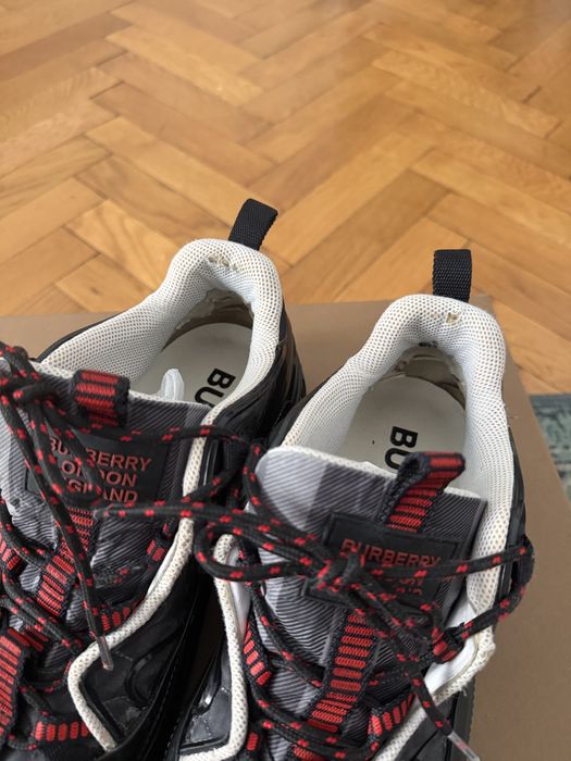 Burberry Arthur 43