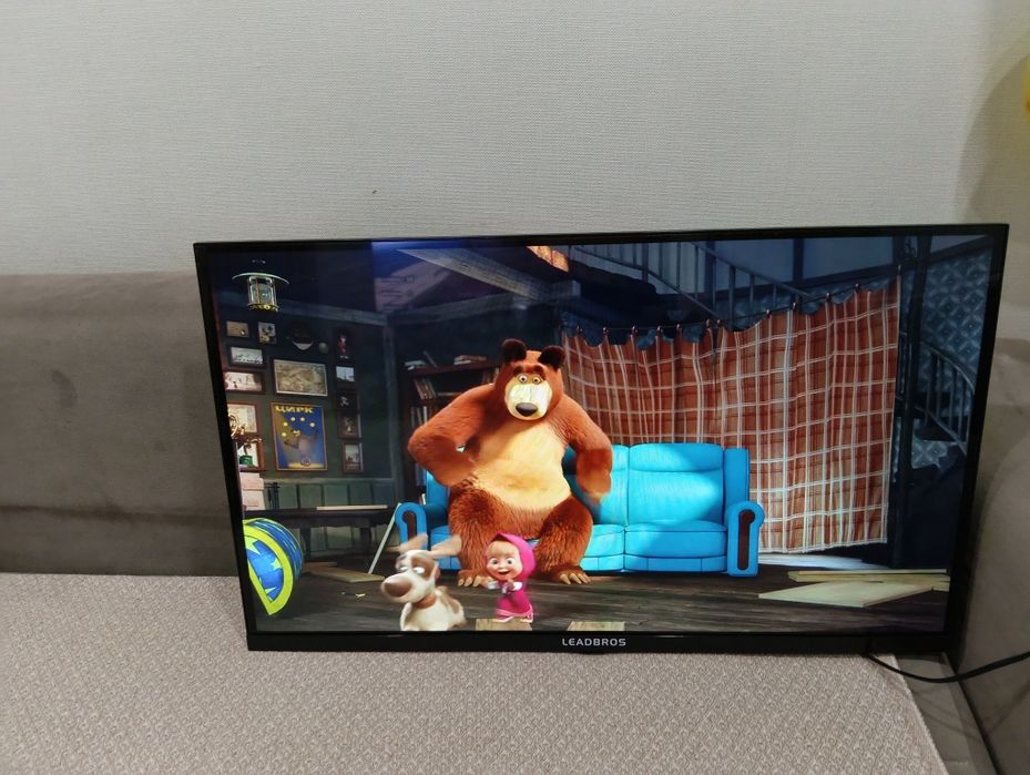 Продам телевизор 32 smart tv