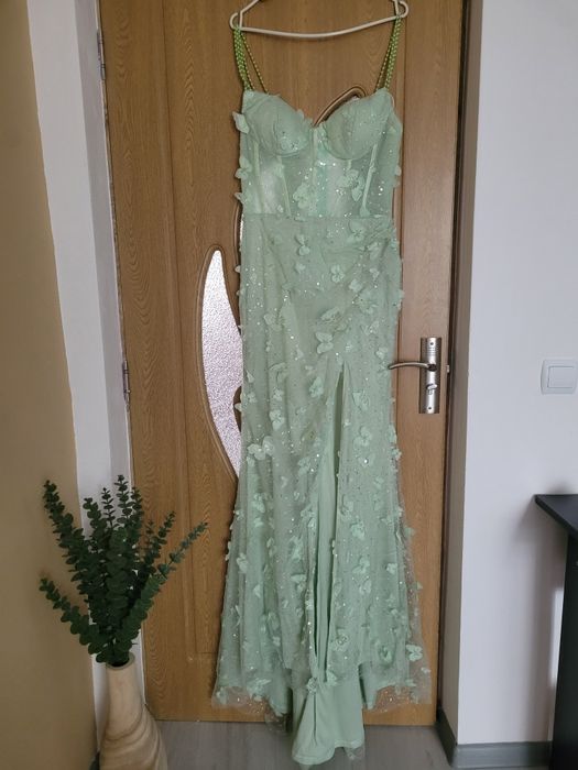 Rochie elegantă pentru evenimente