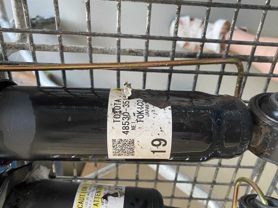 Амортисьори Оригинални за Тойота 2020 година Комплект