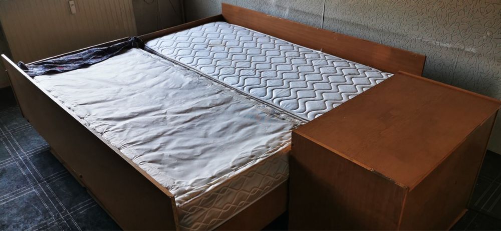 Две легла и ракла