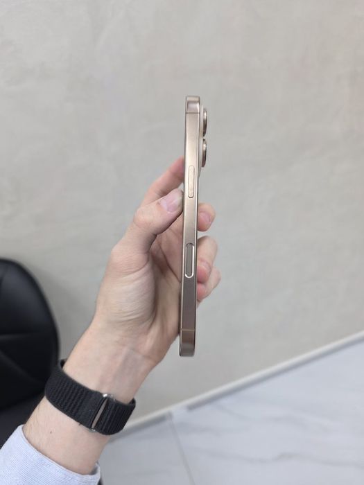 iPhone 16 Pro Desert