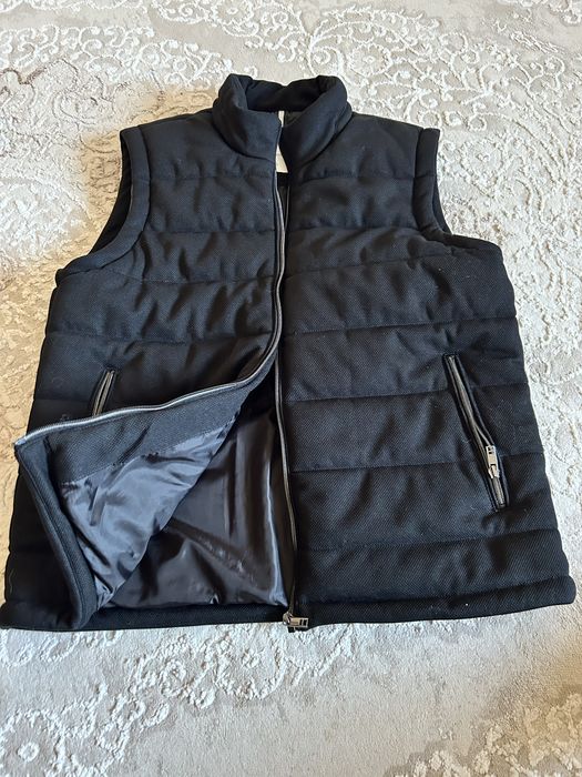 Безрукавка новая