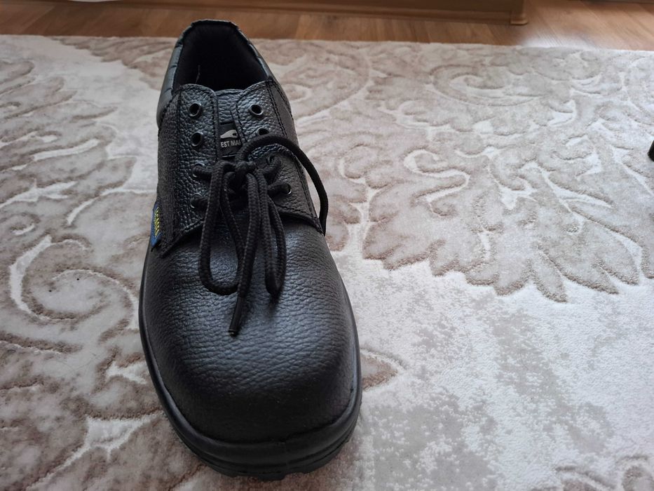 продавам обувки LEGASEA номер 46 с метални бомбета