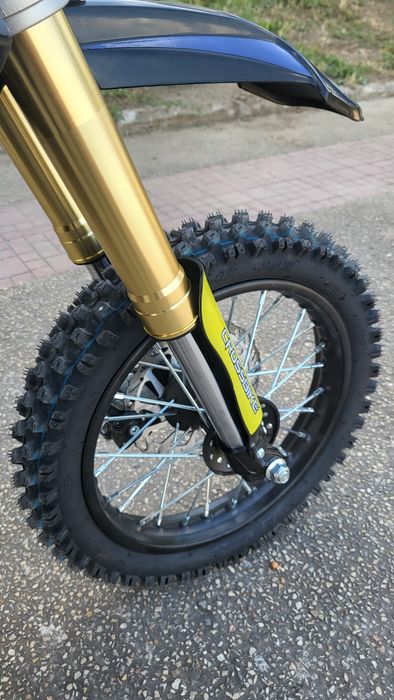 Vând motocicleta electrica copii