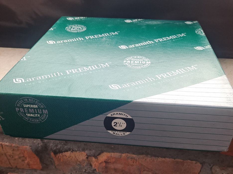 Vand set bile biliard Aramith Premium.