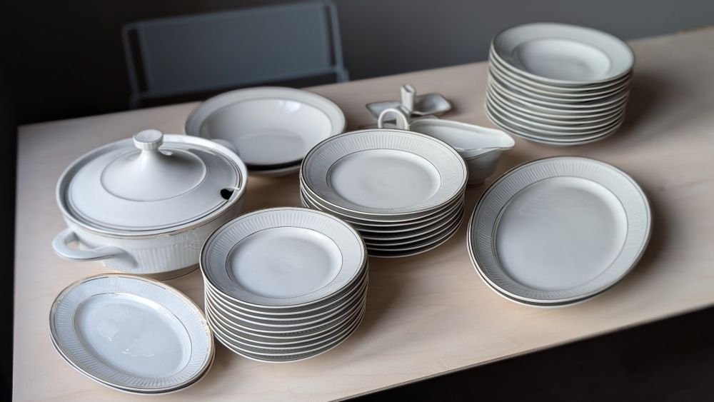 Порцеланов сервиз