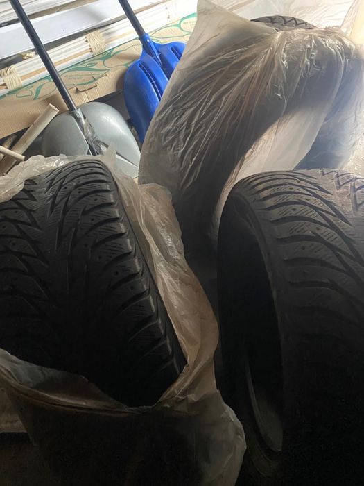 Продам резину 285/60/18