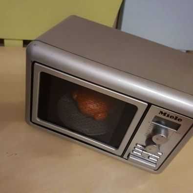 Jucarie - cuptor cu microunde Miele